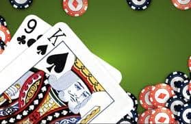 Người dùng Việt Nam chơi game slot sanclub trên điện thoại thông minh